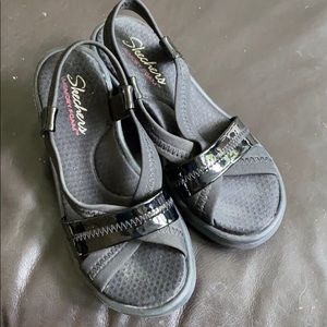 Sketchers memory foam cross sandals